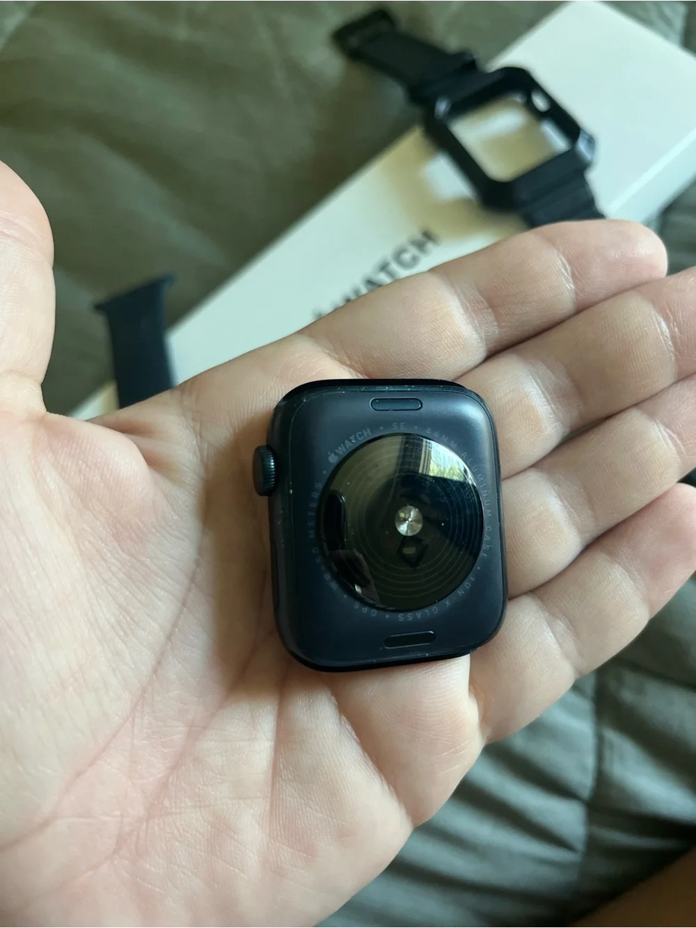 Apple Watch SE (2nd Gen) 44mm Midnight with OG band and Protective Case band.